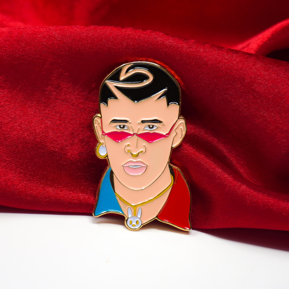 PW- Conejo Malo Love Pin