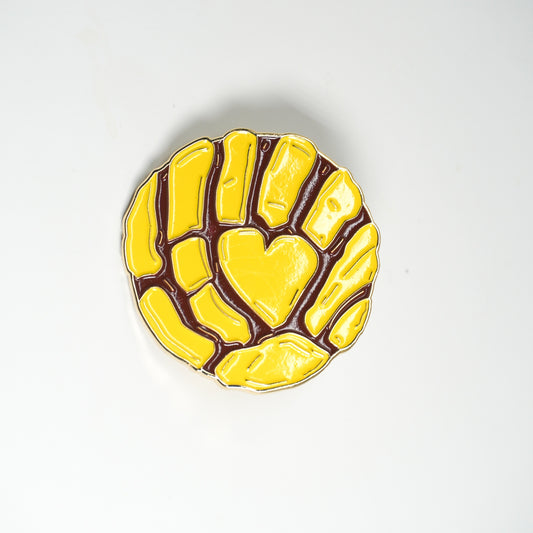 PW- Concha Amor (Yellow) Pin